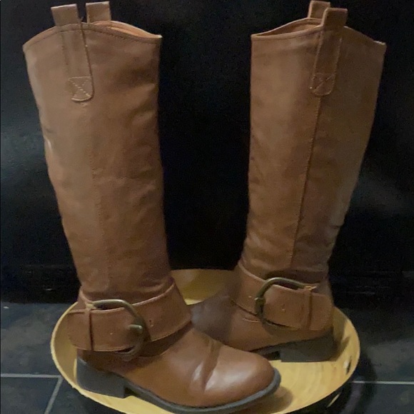 ‼️Never Worn Beautiful Buckle Boots - Picture 4 of 6